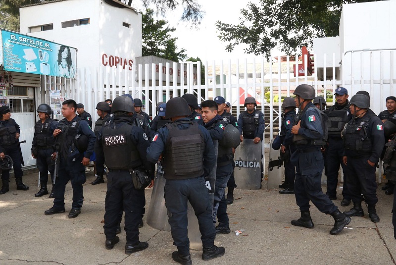 policia-disparo-en-la-cabeza-penal-oaxaca