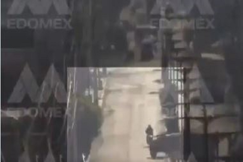 motociclista-se-impacta-sobre-camioneta