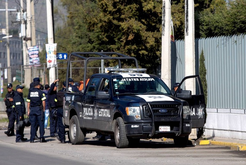 policias-edomex-pareja-baleada-en-temoaya