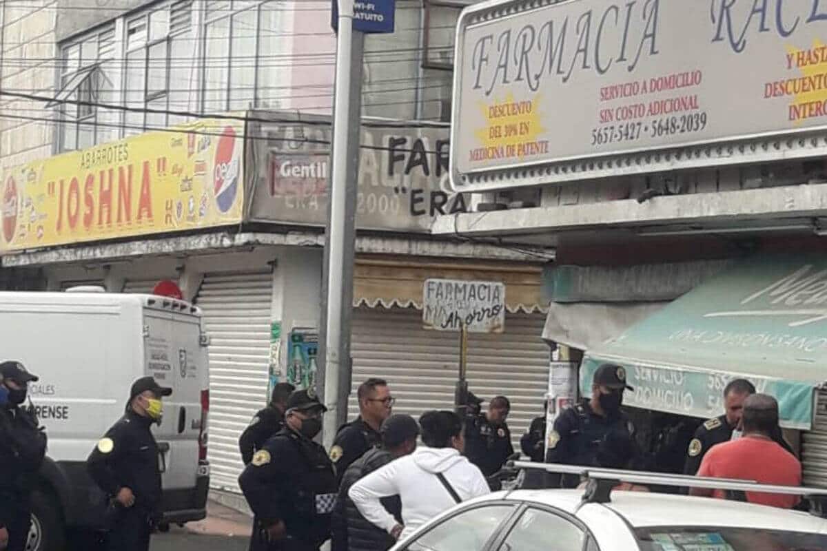 Finalmente el encargado se entregó a las autoridades y presentó un arma tipo escuadra