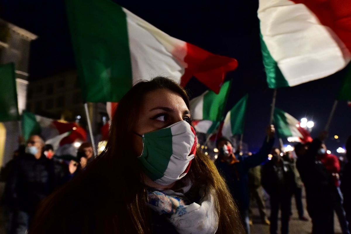 Es la cifra diaria más alta desde el 6 de mayo y un incremento significativo respecto de los 233 decesos del lunes