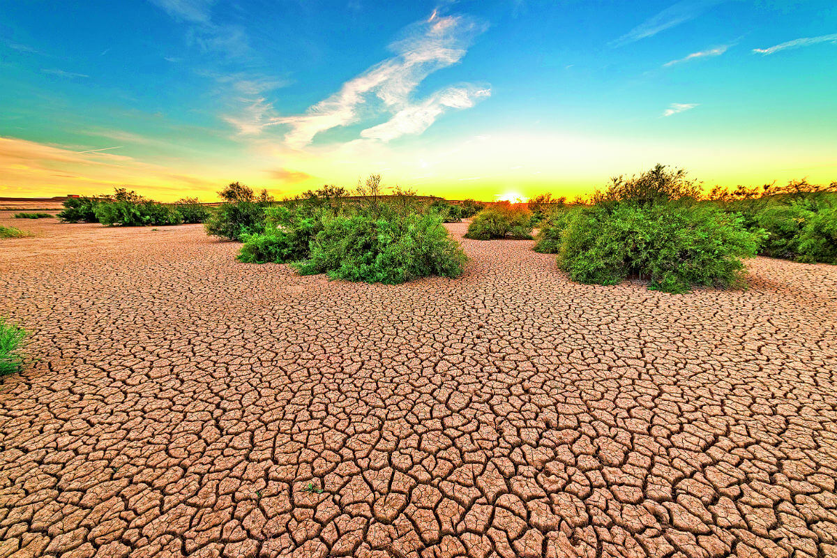 El investigador expone que la energía solar es vital para la tierra