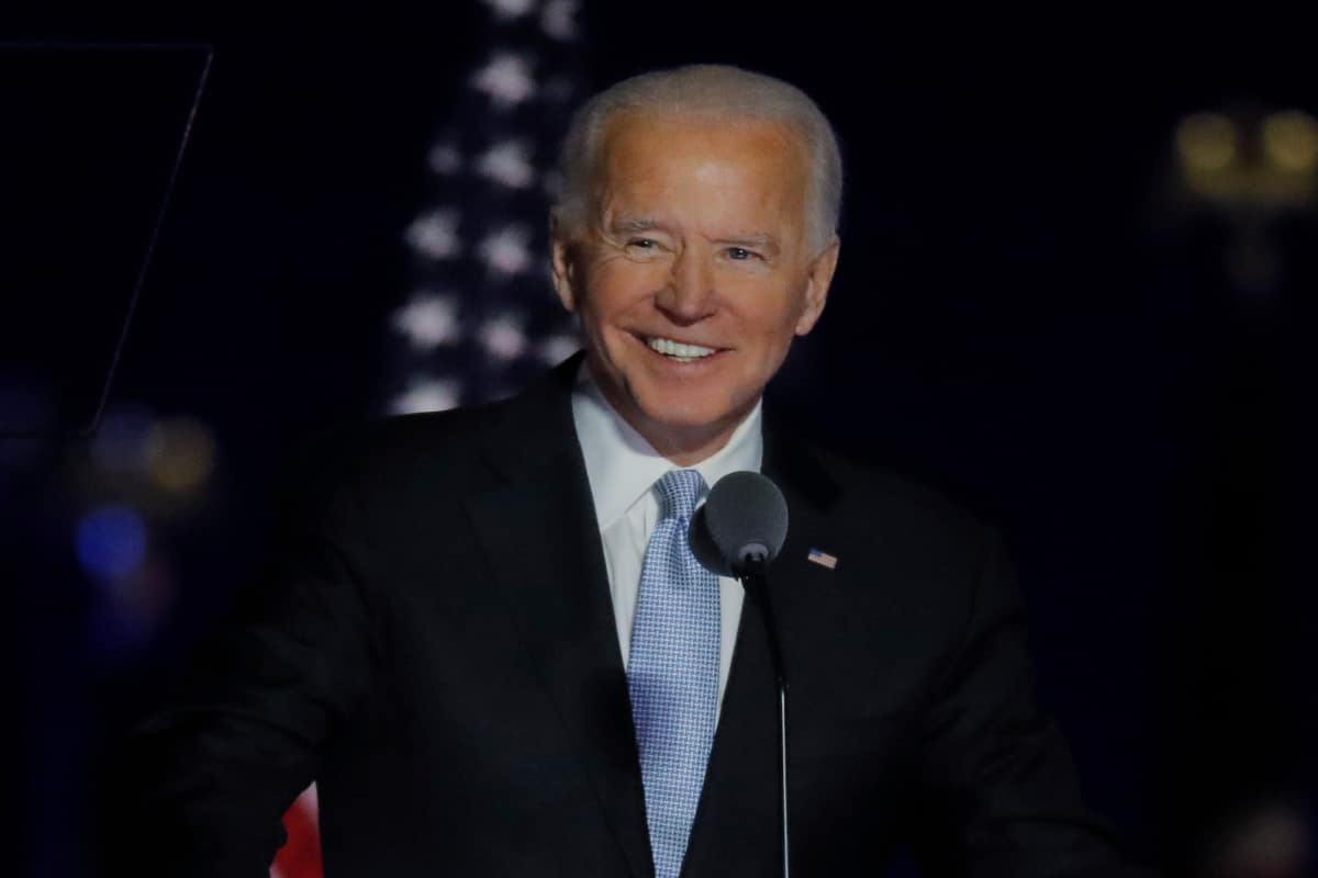 Joe Biden y sus asesores trabajaban el domingo en cómo abordar la crisis del Coronavirus