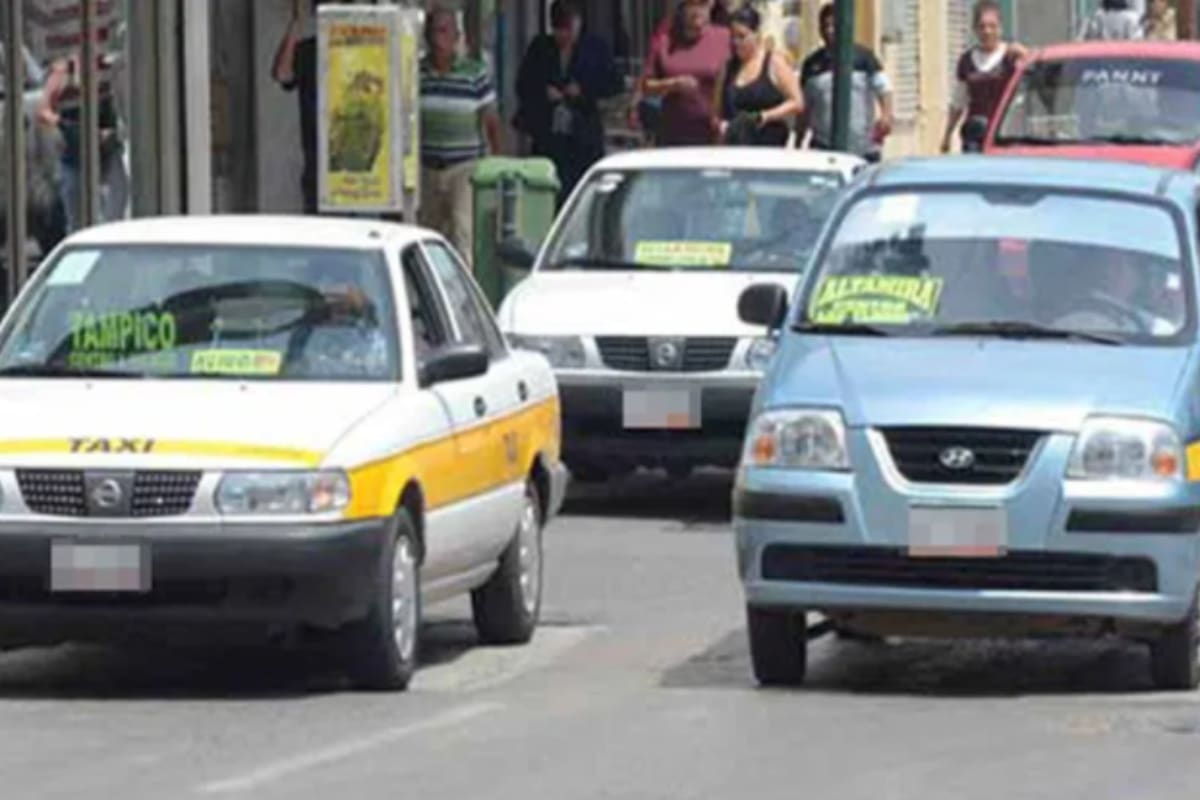 Al observar que el presunto no le permitía bajar, tomó del tablero unas tijeras y de inmediato se abalanzó sobre el chofer amenazándolo con clavárselas si no quitaba los seguros