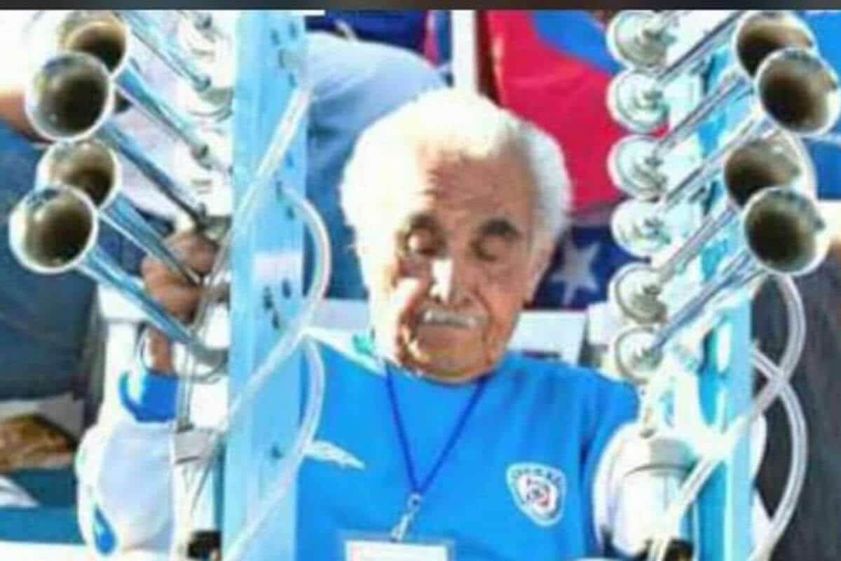 Gabino fue conocido como el Fogonero y era un personaje infaltable en los partidos de la Máquina. Era miembro de la porra Cruz Azul de 1971