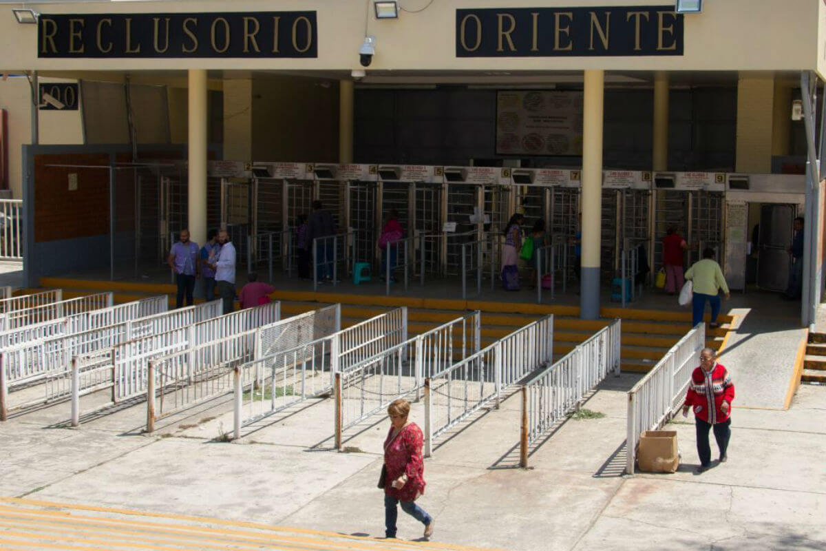 Asesinan a mujer que salía del Reclusorio Oriente, había ido a visitar a su novio