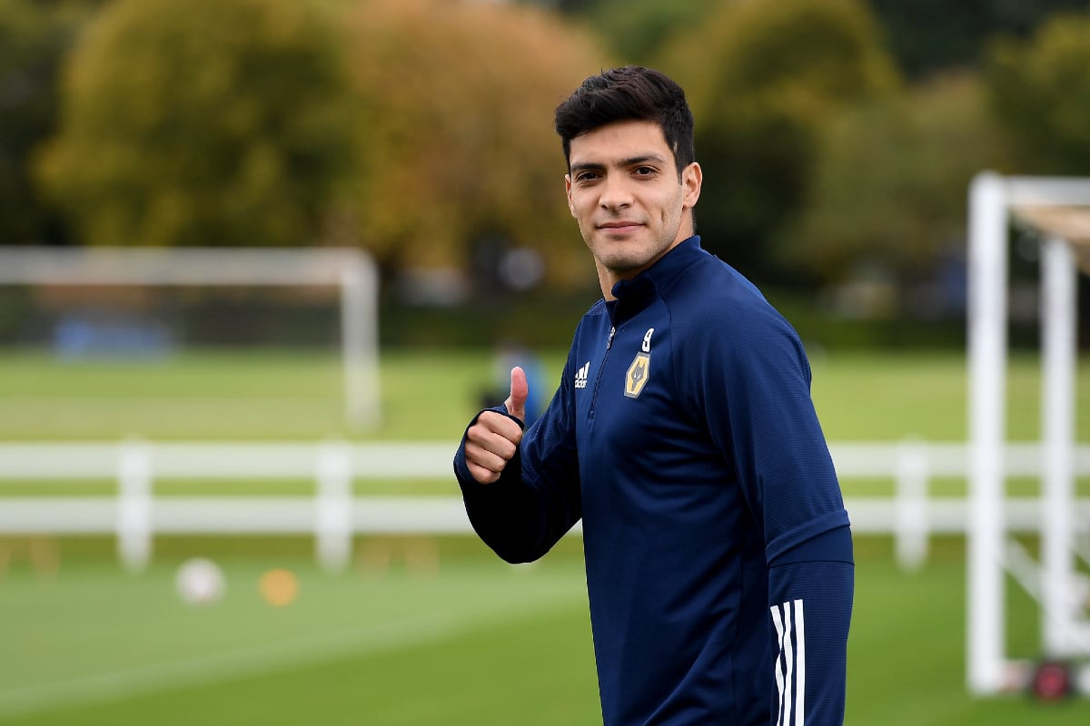 Luego de una semana de que sufriera el fuerte golpe contra David Luiz, el delantero mexicano, Raúl Jiménez, ya se encuentra en casa y poco a poco mejora su estado de salud