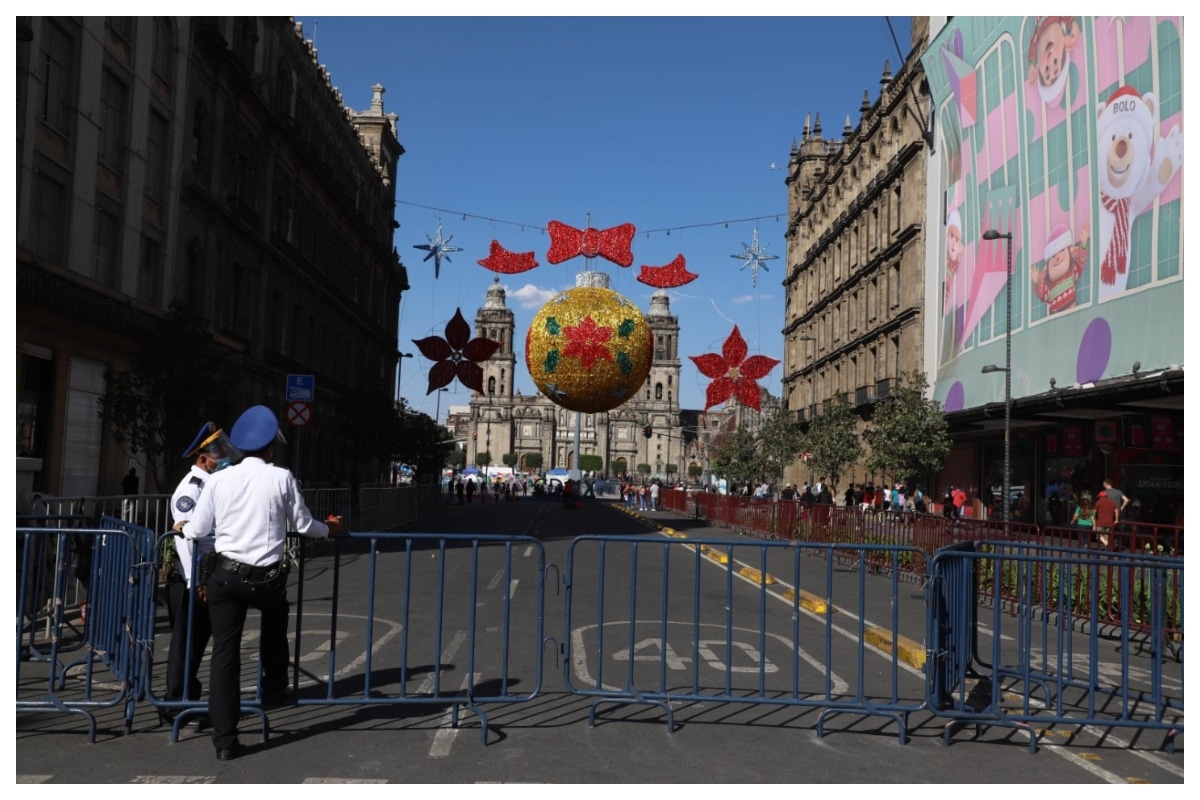 Asimismo, la SEDECO invitó a los comercios no esenciales que se encuentran en las colonias de atención prioritaria a cerrar sus puertas diariamente a las 17:00 horas, hasta nuevo aviso