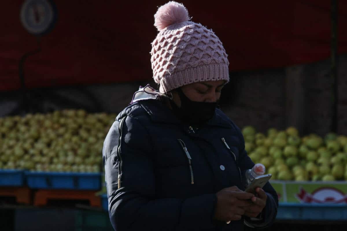 Se pronostica una de temperatura máxima de 20 °C cerca de las 15:00 horas, mientras que la mínima oscilará entre los 4 °C