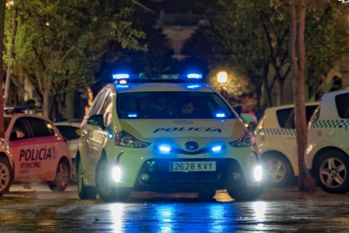 Los dos chicos de 18 y 17 años fueron reconocidos por los testigos como los presuntos culpables de la herida, mientras que uno de los arrestados argumentó que habían agredido al joven por haber piropeado a una de sus amigas