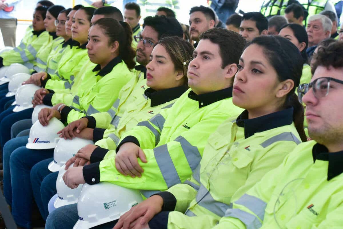 Cabe señalar que la beca se continuará depositando a través de una cuenta bancaria y el pago se realizará una vez al mes