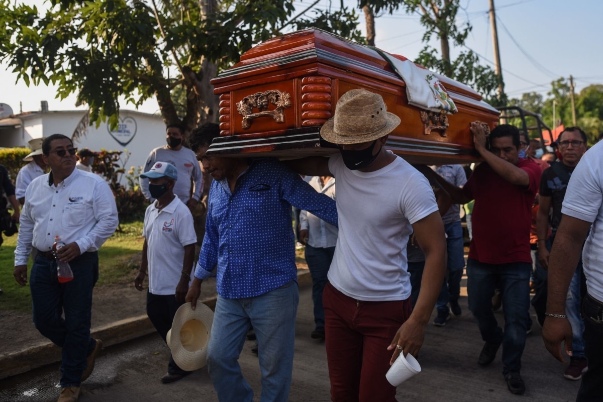 Martín refiere que todo sucedió tan rápido que no pudo ni despedirse de su mamá, ni de sus abuelos y tíos directos que inesperadamente fallecieron victimas de Covid-19, tras asistir al funeral de un tío lejano