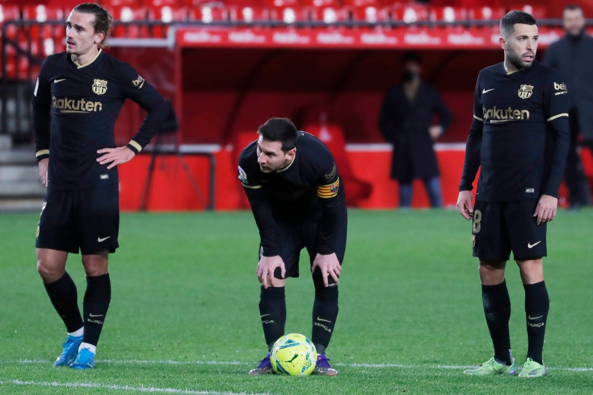 Tras el partido del sábado, Messi entrenó con normalidad el lunes y el martes y, según la prensa española, el argentino intentaría estar recuperado para la final de la Supercopa