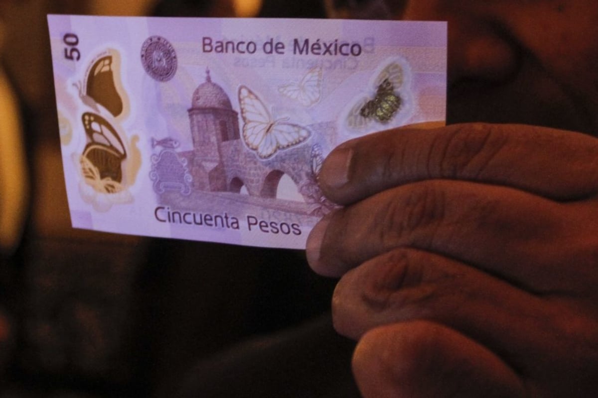 Según se detalla en la página de compra-venta de Mercado Libre, el billete ofertado tiene una mariposa transparente