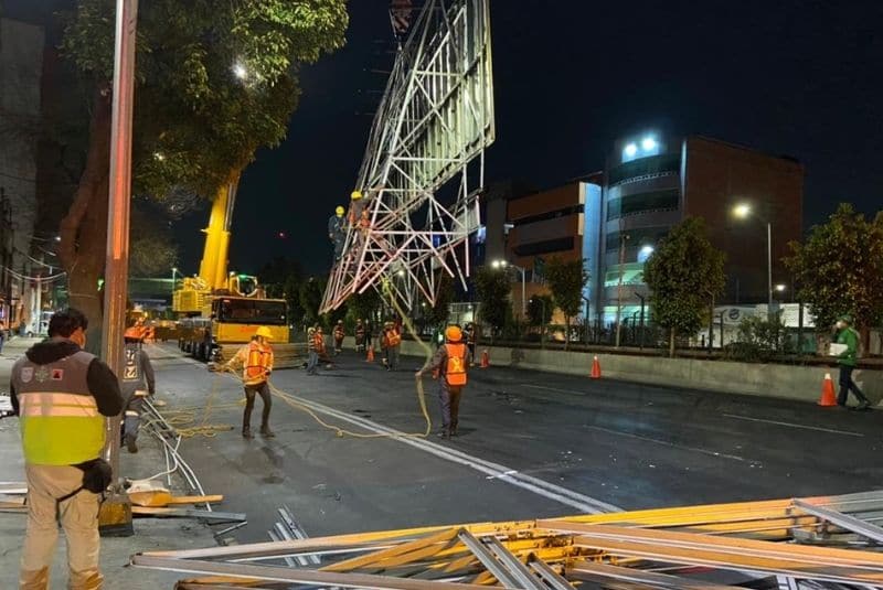 Invea retira 3 espectaculares en Benito Juárez y Cuauhtémoc