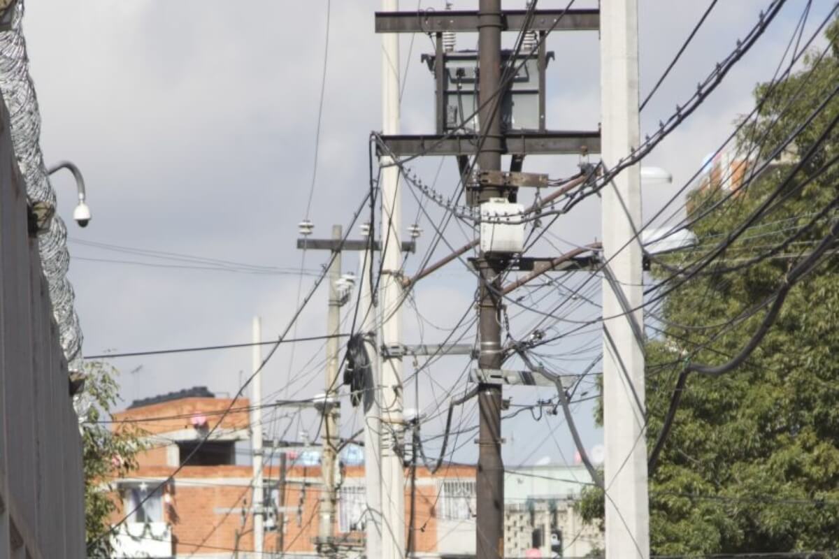 Entre dichas acciones, destacó la reciente Ley de la Industria Eléctrica que tiene por objetivo dar preferencia a la CFE en el despacho eléctrico.