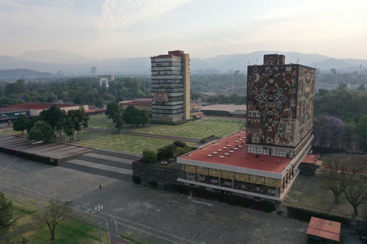 24 HORAS solicitó información sobre la UNAM y el IPN, las cuales cuentan con carrera de Medicina, sin embargo las fuentes consultadas refirieron que aún no han recibido indicaciones al respecto