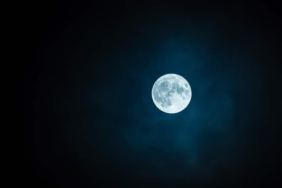 Este proyecto es uno de los más grandes que ha realizado el fotógrafo en “un intento de mostrar realmente la inconfundible naturaleza esférica de la Luna”, señaló