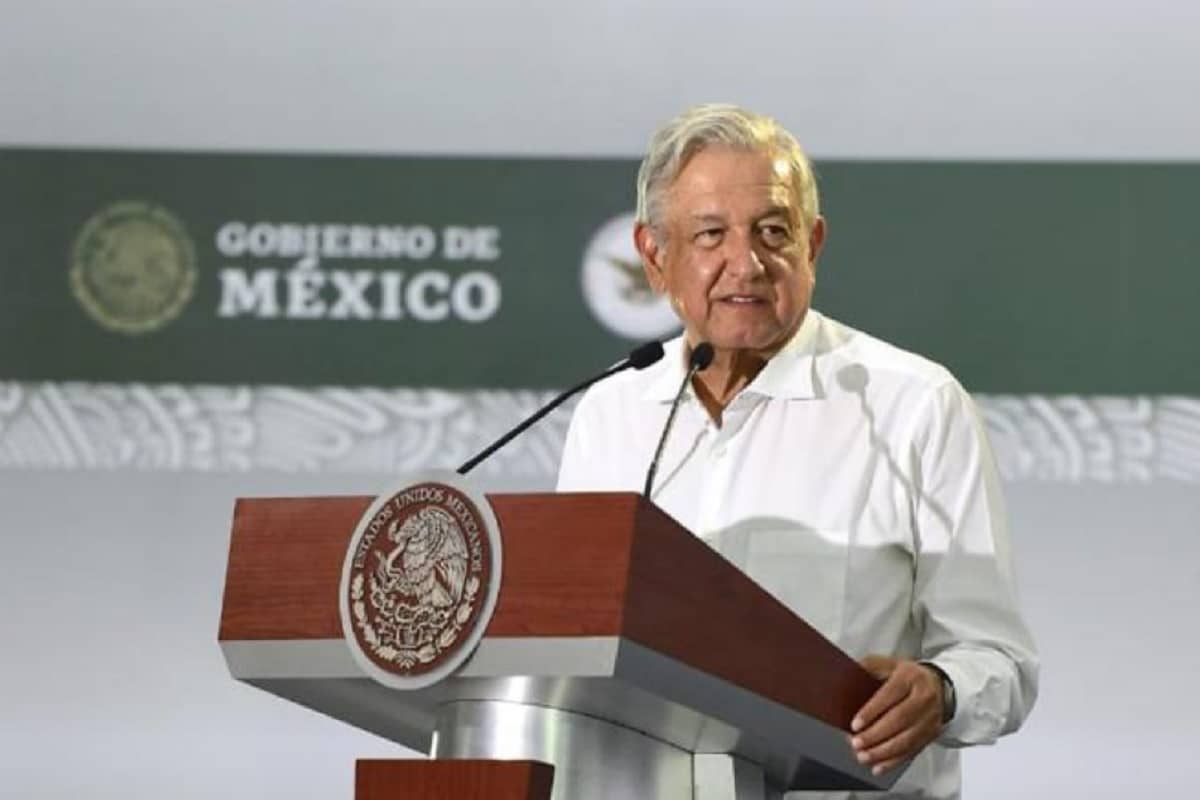 AMLO afirma que antes de julio estudiantes volverán a clases presenciales