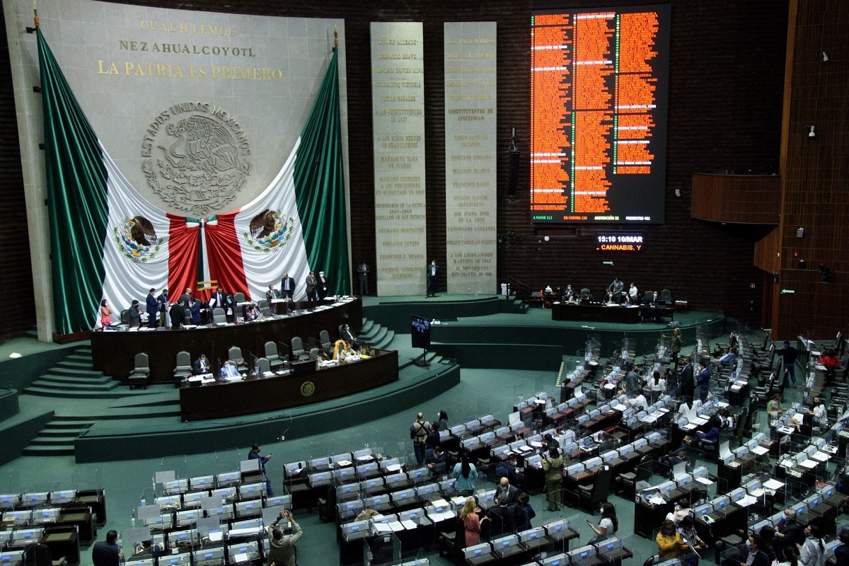 Diputados van por reforma constitucional