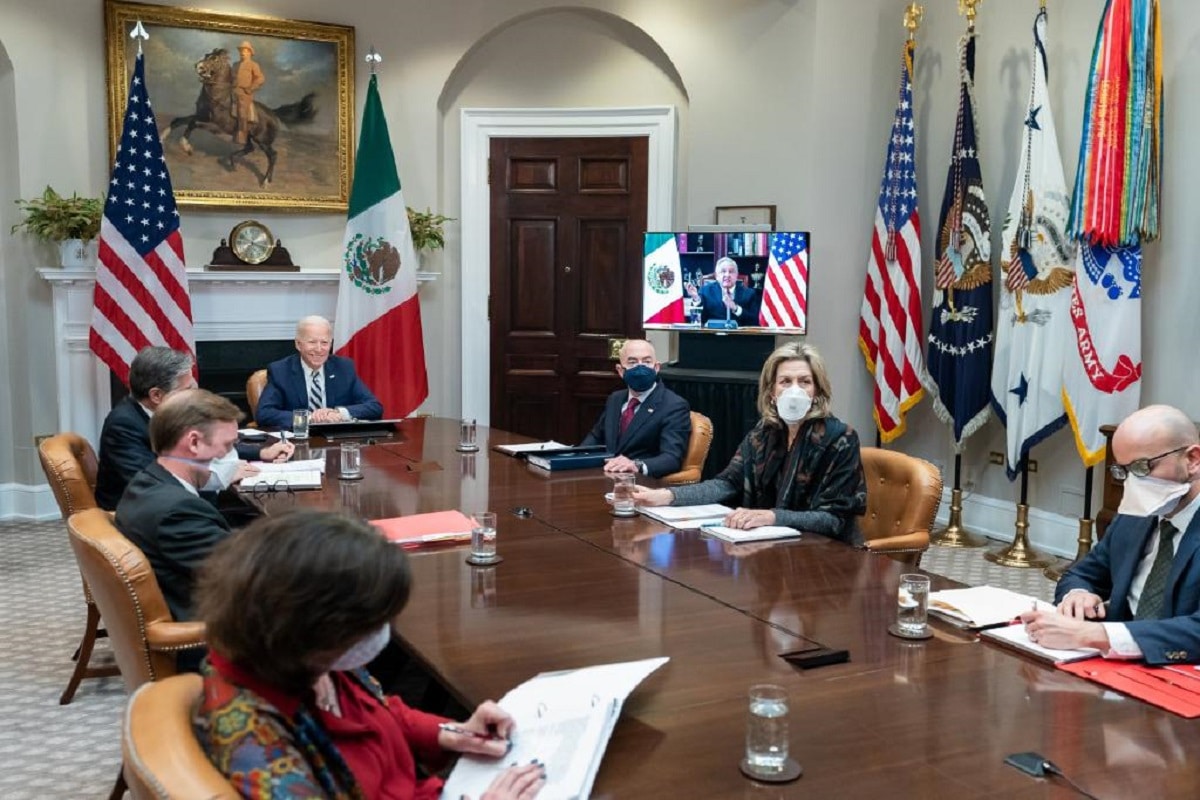 Aspecto de la reunión entre Joe Biden y AMLO en la que salió a relucir la Virgen de Guadalupe