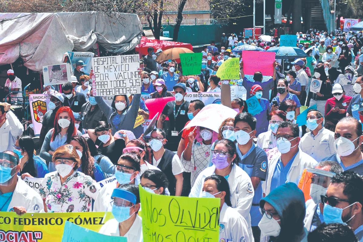 "Si todo sale bien y se reciben todas las vacunas que tenemos contempladas recibir, estaremos todas las personas del personal de salud, ya con una dosis aplicada”