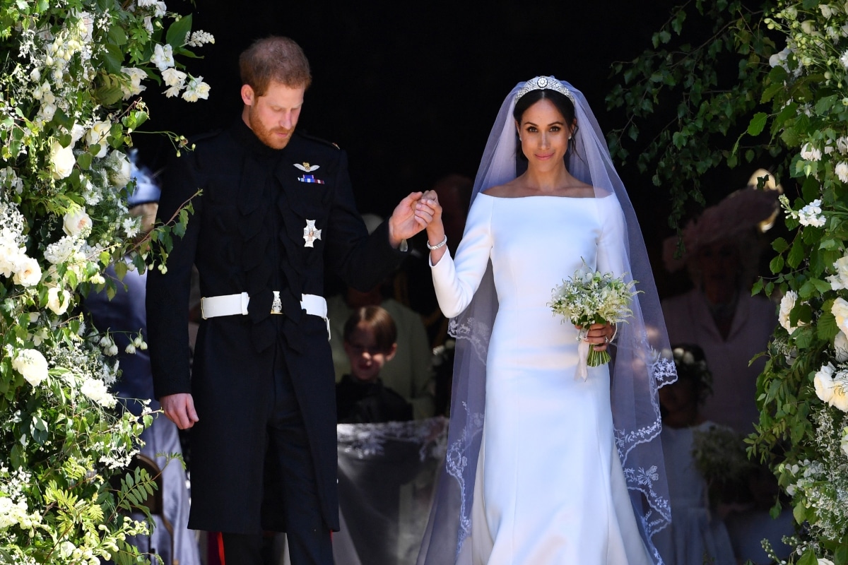 Tras un acuerdo temporal de un año, Buckingham ordenó el mes pasado a la pareja renunciar definitivamente a sus títulos honoríficos y patrocinios