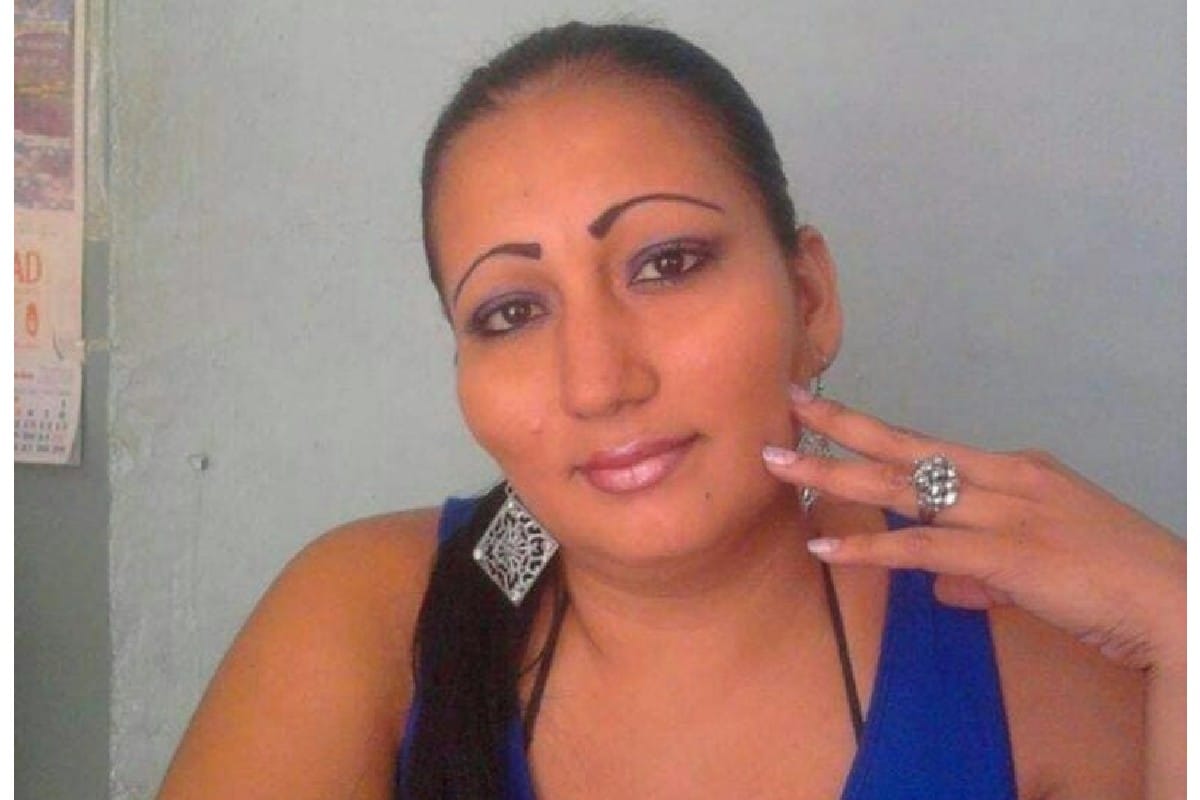 La mujer de origen salvadoreño fue sometida por un oficial de la policía de Tulum.