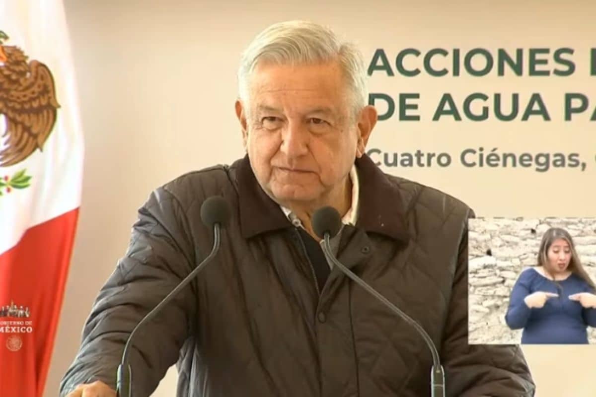 Al país le conviene separar el poder político del económico: AMLO