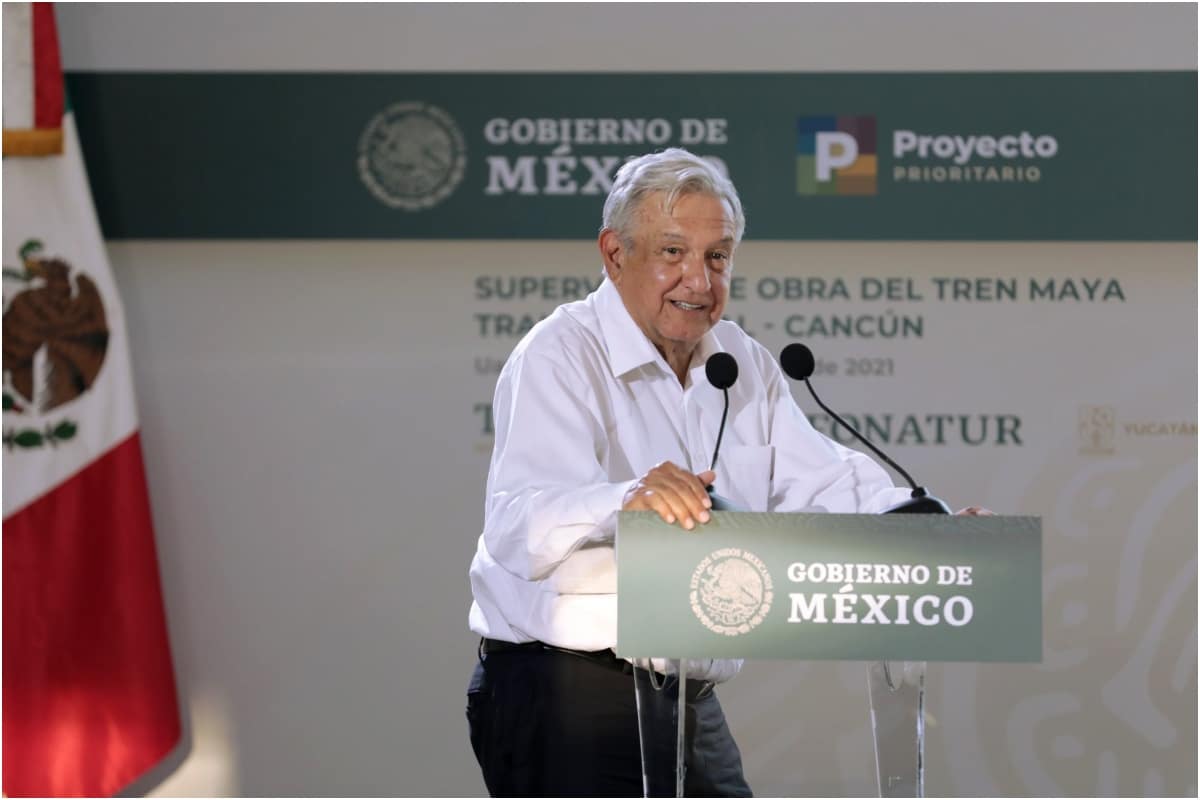 AMLO manifestó que se irán al "basurero" de la historia las prácticas como la compra de votos, entrega de despensas, de frijol con gorgojo, "valiéndose de la necesidad del pueblo. Algo vergonzoso"