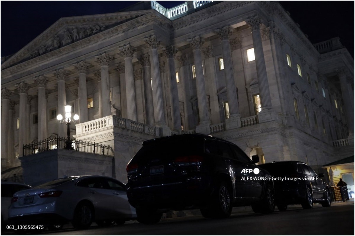 El paquete de ayuda de Biden prevé, entre otros, cheques de 1.400 dólares para millones de estadounidenses y 350 mil millones de ayudas a los Estados y municipios