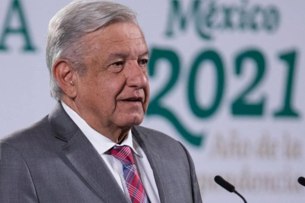 AMLO subrayó que los fraudes electorales también deben desaparecer de los medios de comunicación.