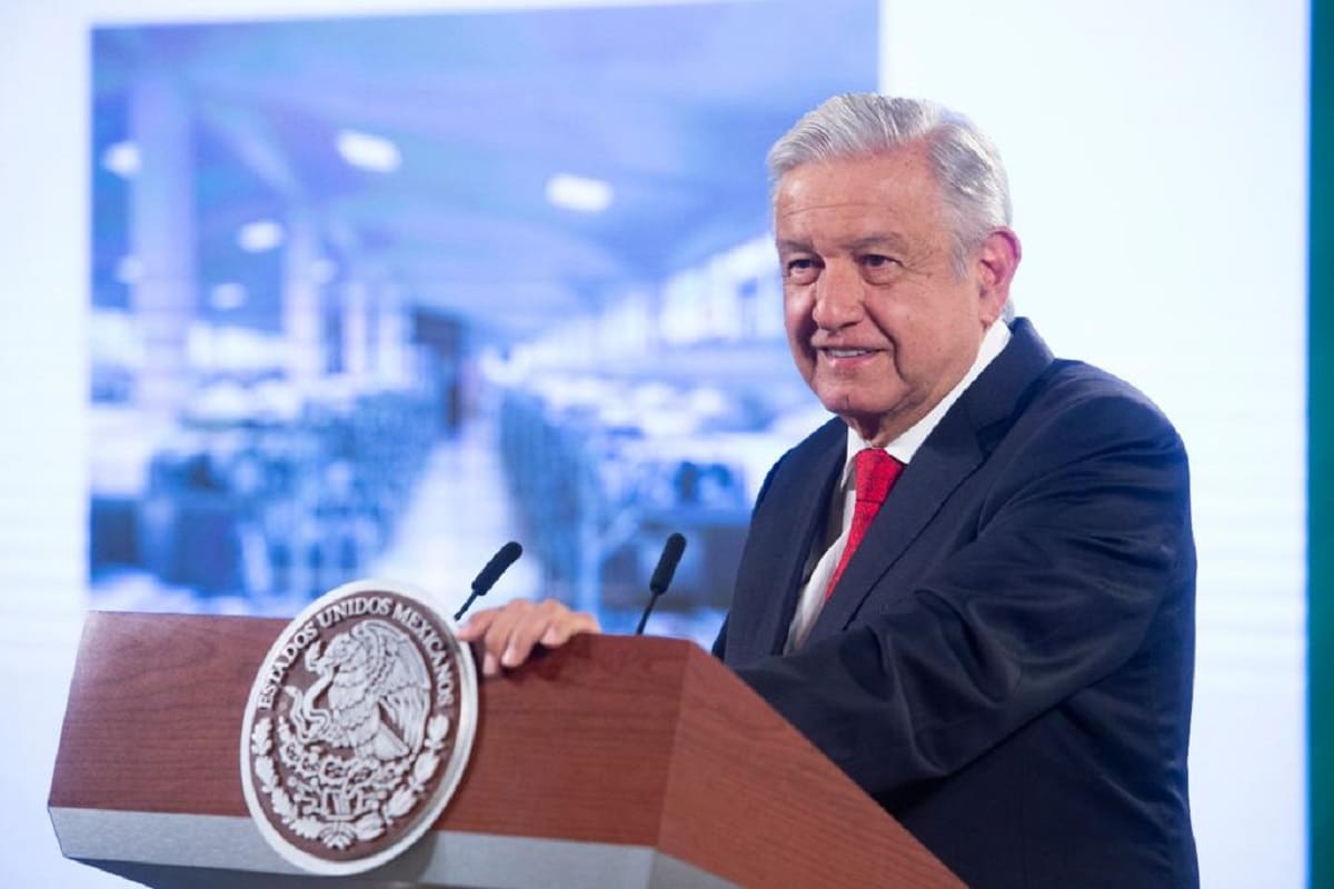 AMLO acusa posible entrega de despensas en veda electoral