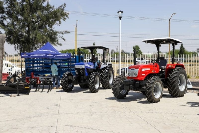 Mas de 2 mil productores del campo se benefician con entrega de maquinaria y equipamiento