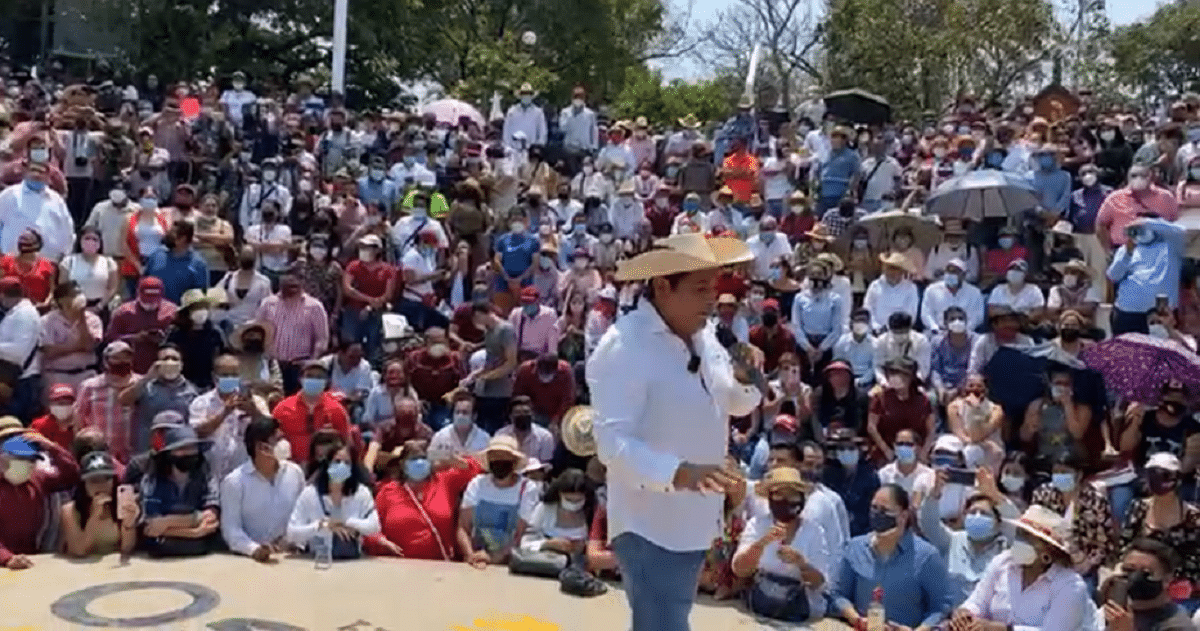 Félix Salgado Macedonio en mitin en Chilpancingo, Guerrero