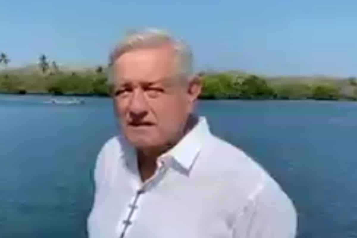 AMLO subrayó el compromiso de su gobierno de "no maltratar a los maestros".