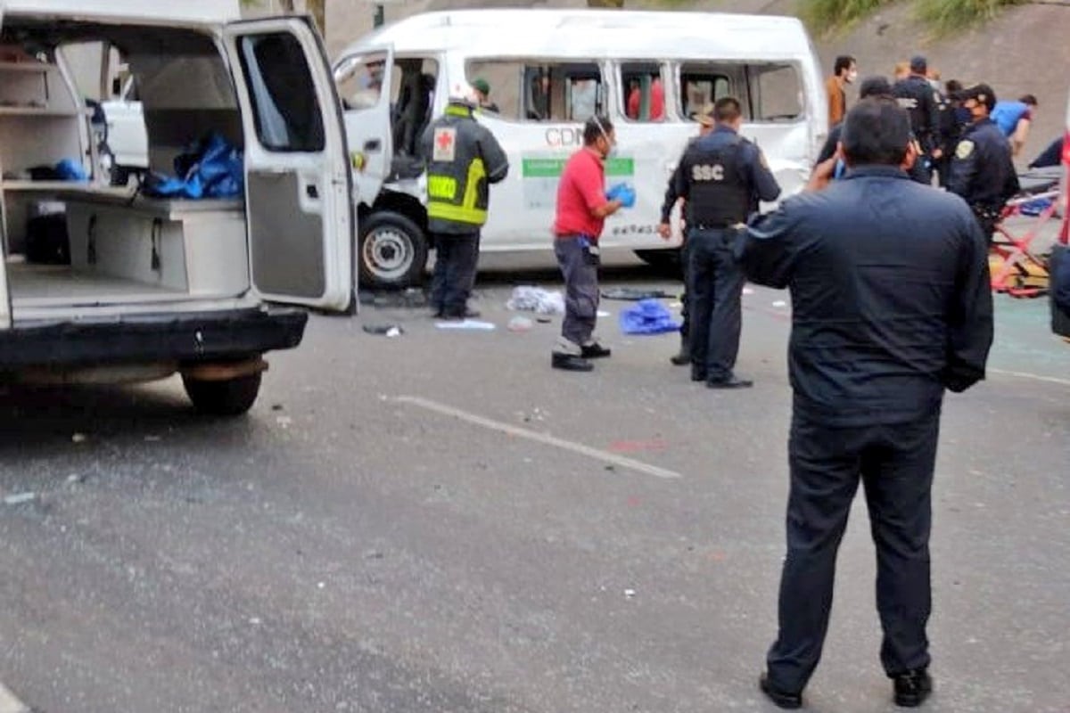 Accidente de combi en Cuajimalpa deja varios heridos