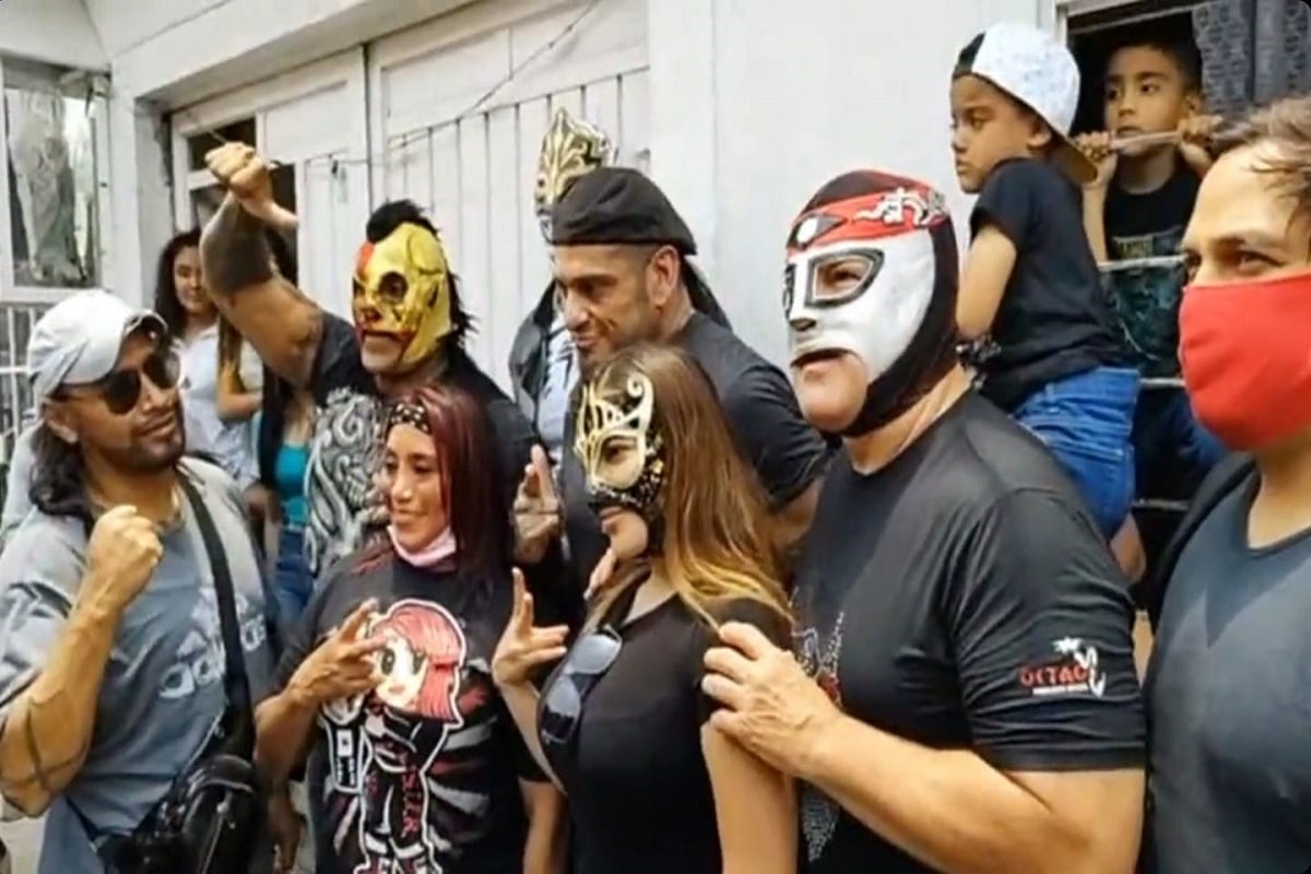 Octagón y más luchadores visitaron a Mateo