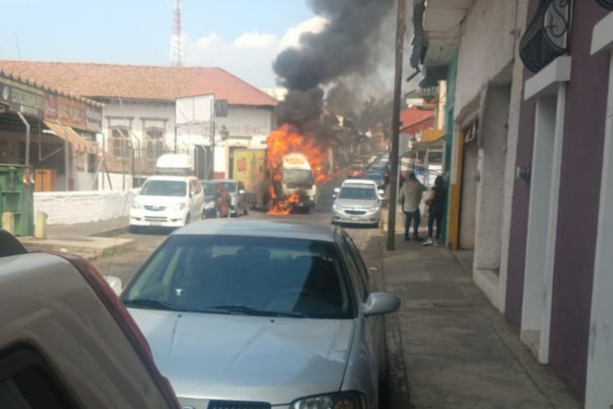 Usuarios de redes sociales reportaron los hechos violentos registrados en Uruapan.