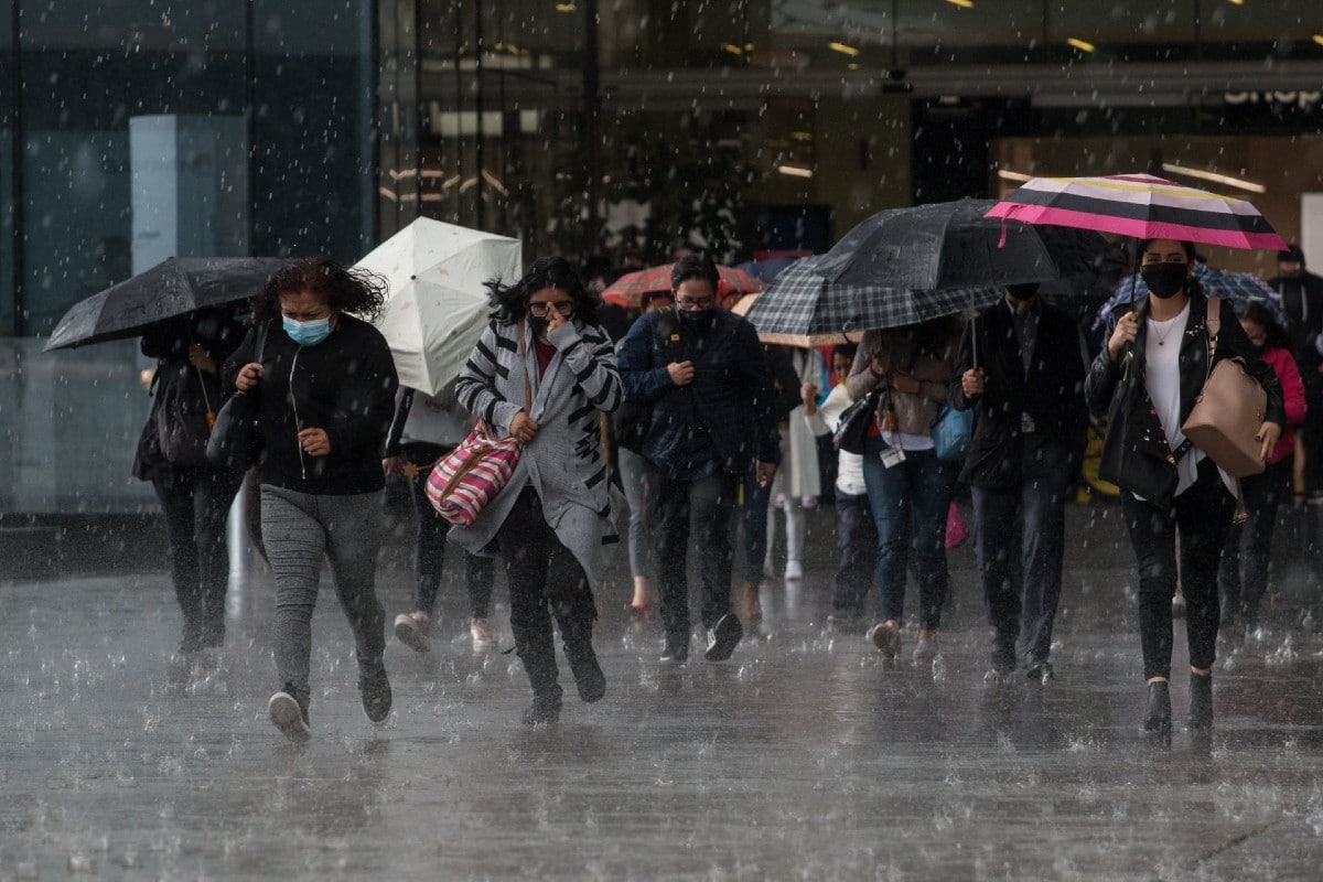 nubes de tormenta, alerta amarilla