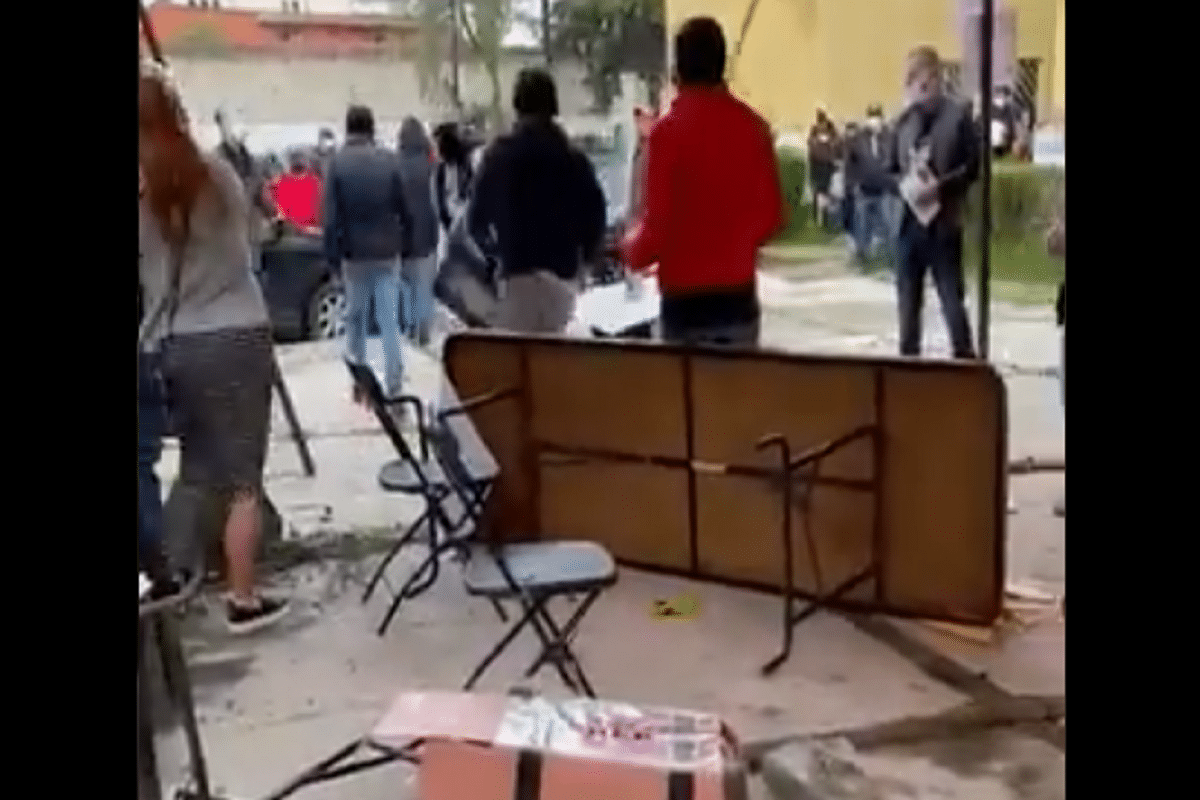 Agresión en casilla de Metepec