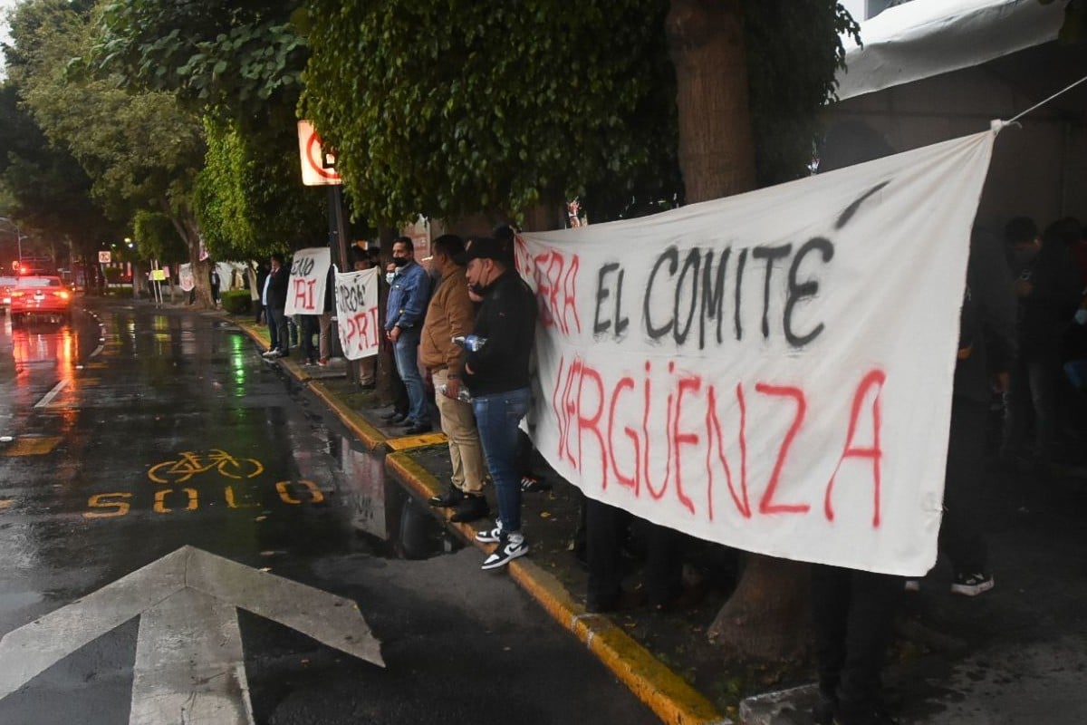 Ayer se registró un enfrentamiento en la sede nacional del PRI.