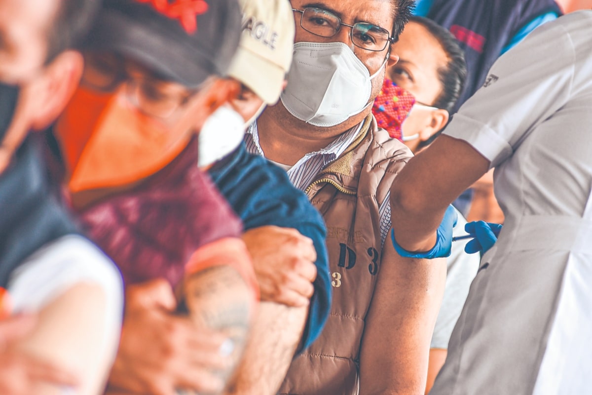 Foto: Cuartoscuro. El lunes arranca la aplicación del refuerzo contra covid-19 en la CDMX.