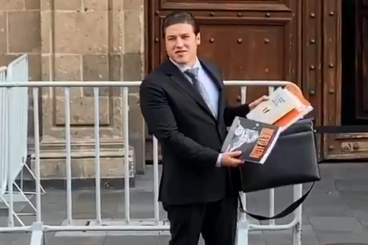 Samuel García le obsequiará cuatro libros a AMLO.