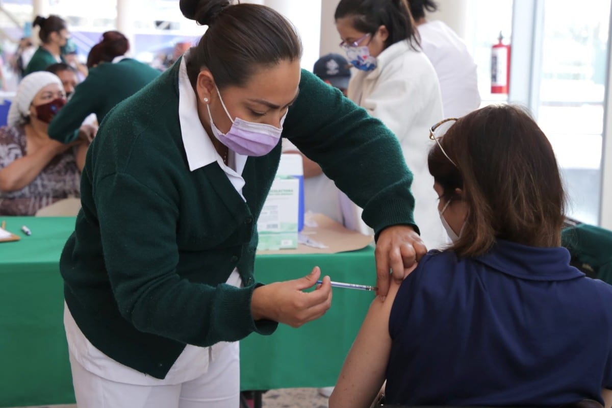 Especialistas del IMSS llamaron a la ciudadanía a no descuidar las medidas sanitarias.