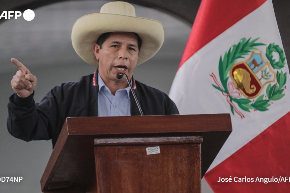 Pedro Castillo es presidente de Perú