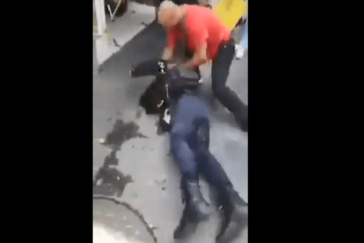 Policías golpeados en el centro de la CDMX