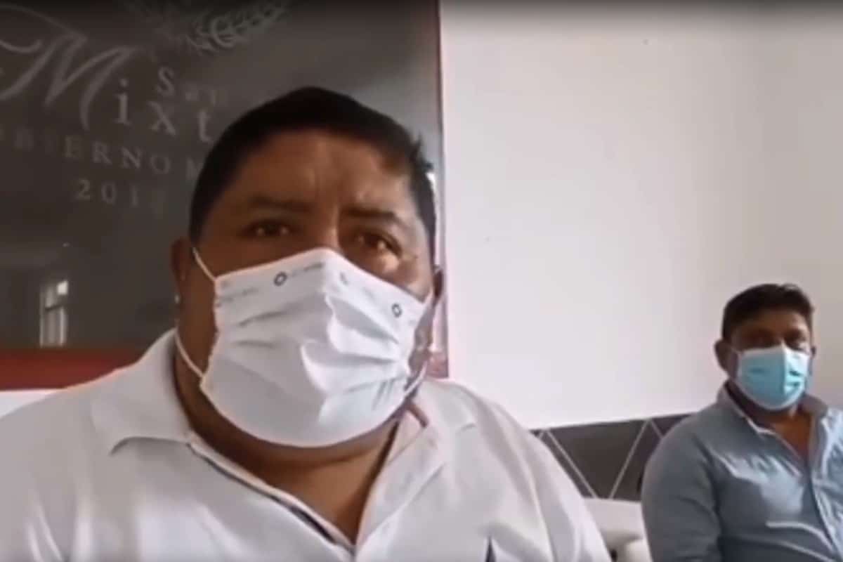 El alcalde oaxaqueño anunció la medida de "cubrebocas o cárcel" a través de un video.