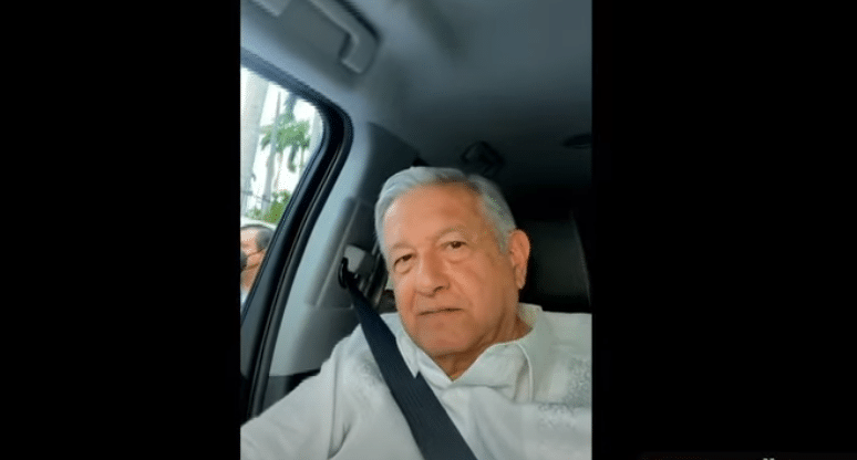 AMLO está retenido por maestros de la CNTE