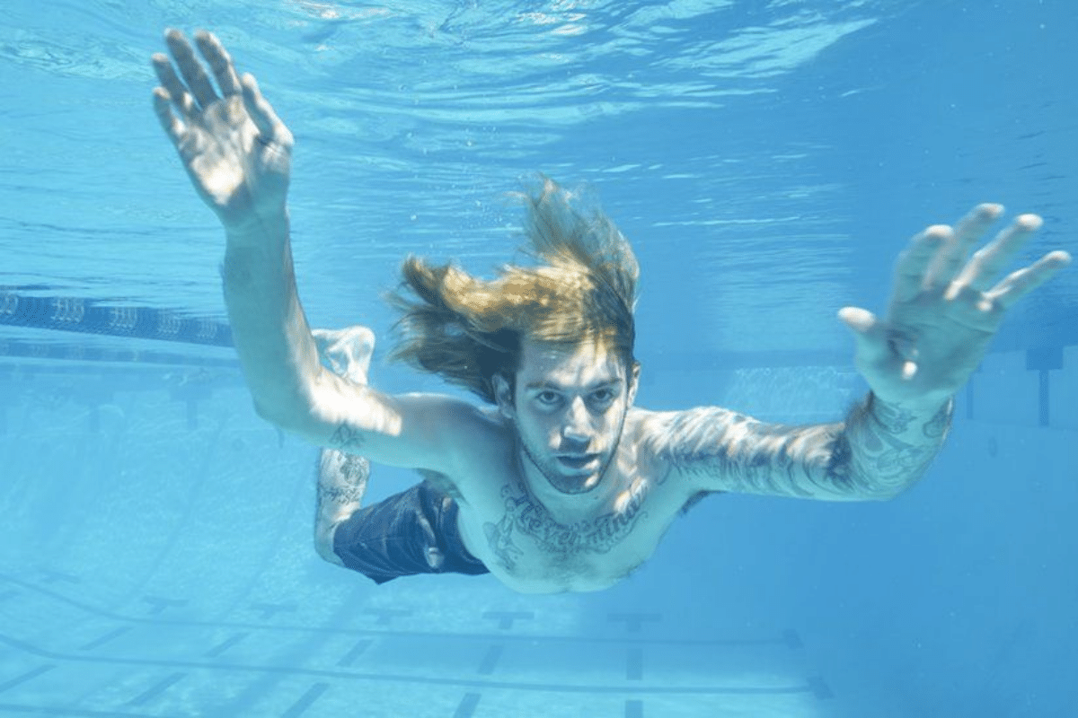 ¿Qué ha sido de Spencer Elden, el bebé de “Nevermind” y que hoy exige dinero a Nirvana?